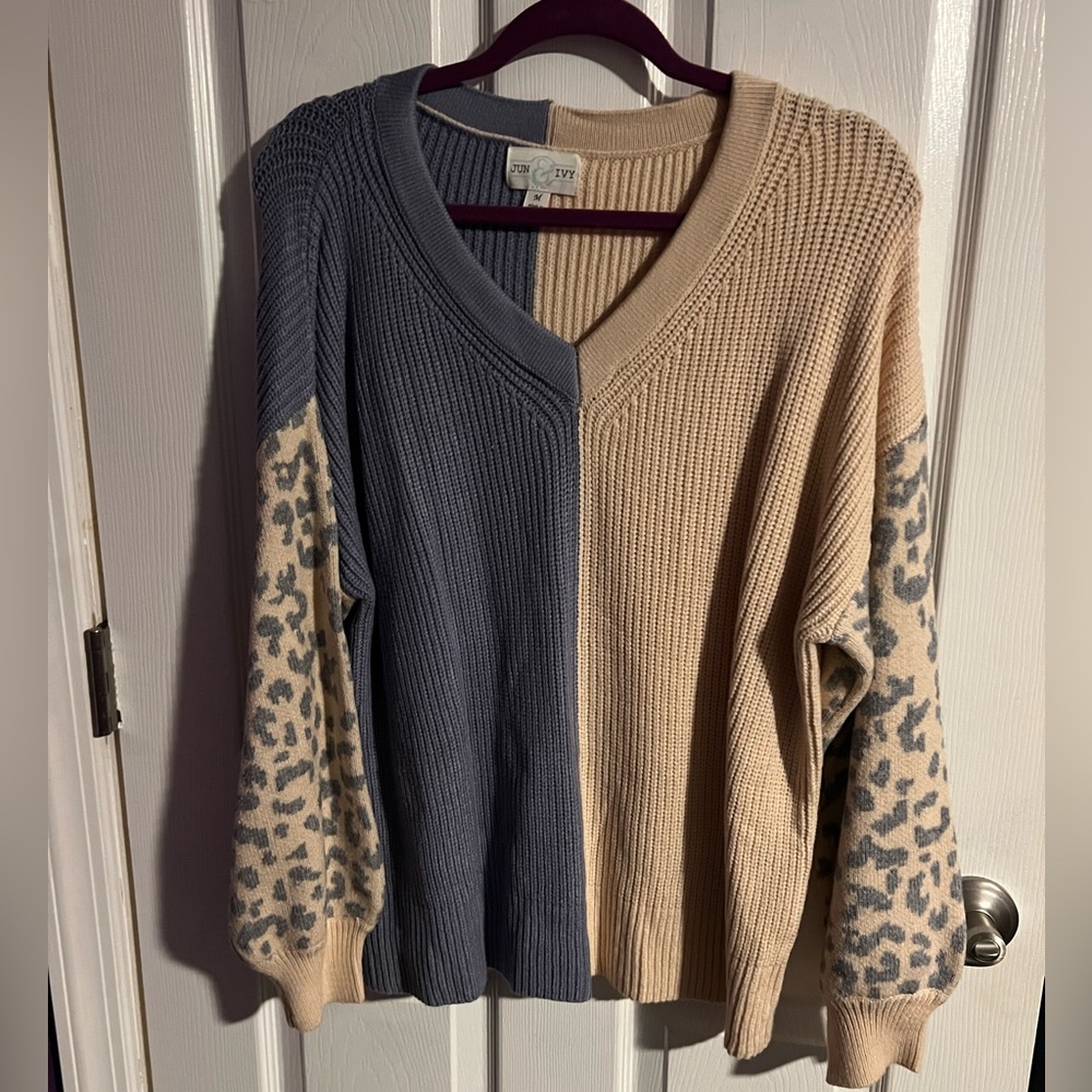 Blue and beige Leopard print sweater, size medium